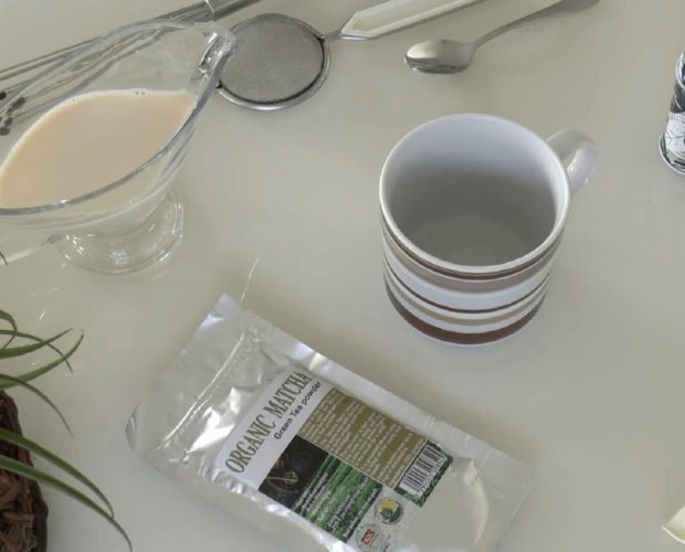 Чай матча с растительным молоком